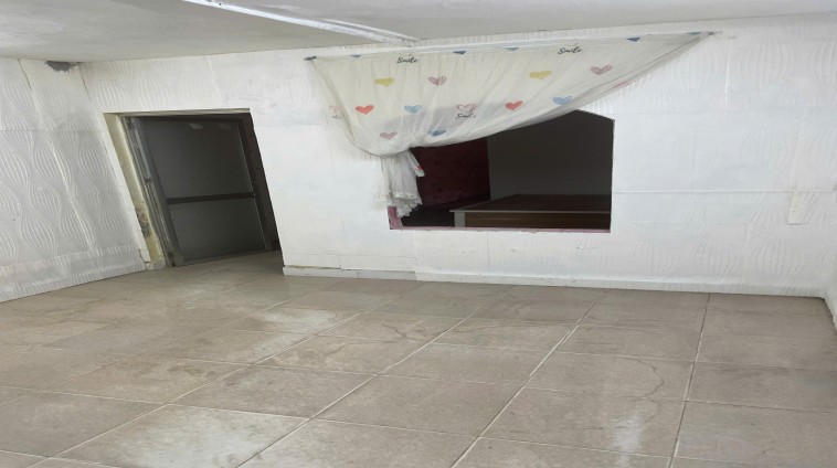 Cho thuê Nhà Yên Lãng ngõ ô tô, kinh doanh sạch, ở nhóm 8 người, hộ gia đình 11 Triệu, 80m2 rộng rãi
